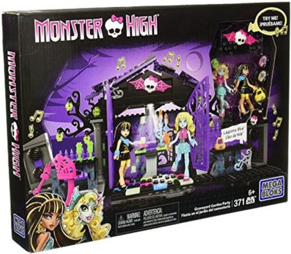 Monster High:"Градинско парти"